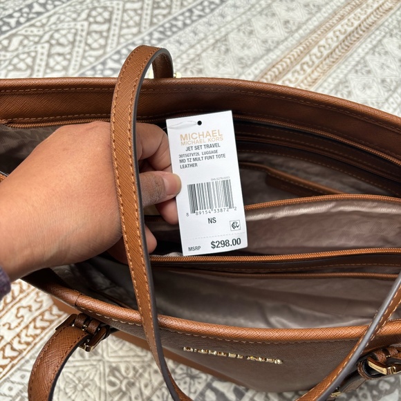 MICHAEL Michael Kors Jet Set Travel Medium Top Zip Multifunction Tote - Picture 2 of 5